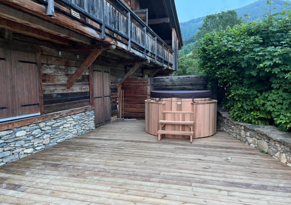Le Chalet Du Cret - 8 Pers, Tout Confort Avec Jacuzzi Notre-Dame-de-Bellecombe Bagian luar foto